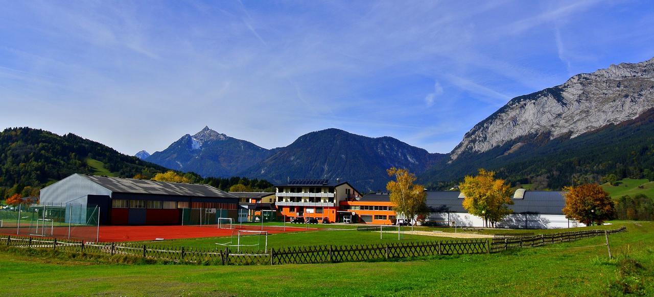 Sportsarea Grimming Acomodação com café da manhã Niederöblarn Exterior foto